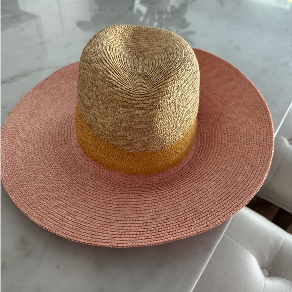 Wyeth Stylish Pink and Gold Wide-Brim Hat, size O/S - Picture 2 of 3